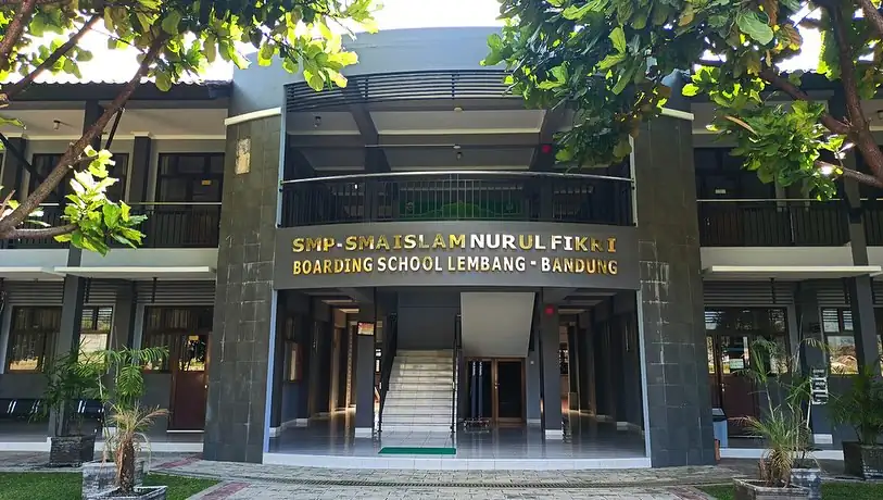 7+ SMA Berasrama Terbaik di Indonesia 2025 4 SMAI Nurul Fikri Bandung