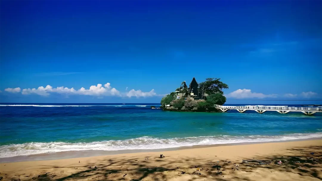 Pantai Balekambang